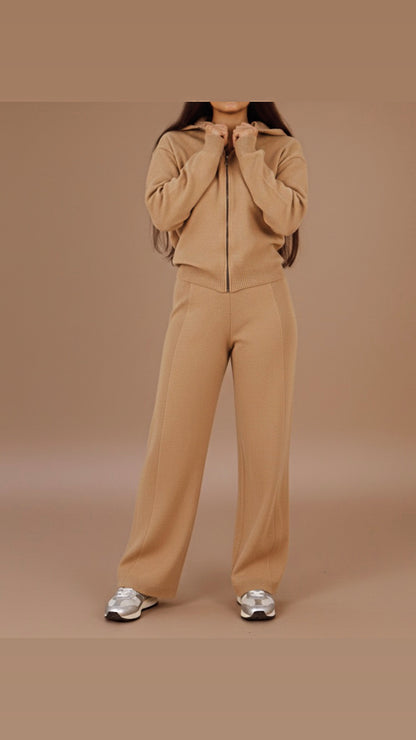 The Knit Edition Set in Beig